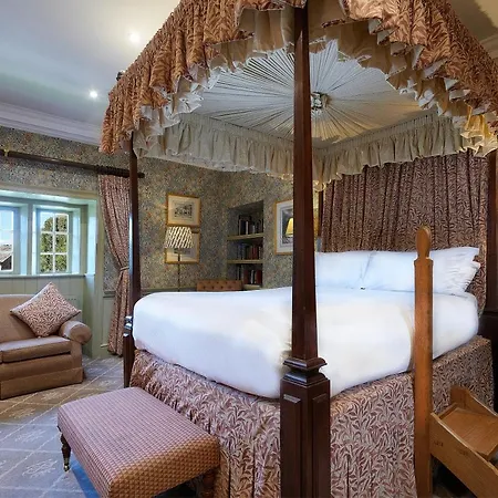 The Devonshire Arms At 4* ولتون آبي