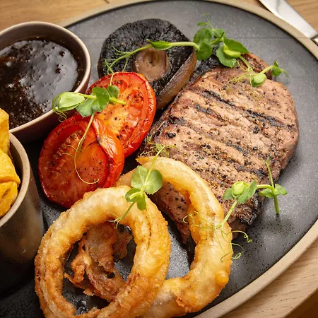 The Devonshire Arms At 4* בולטון אבי
