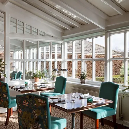 The Devonshire Arms At 호텔 4*