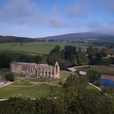 호텔 The Devonshire Arms At 4*